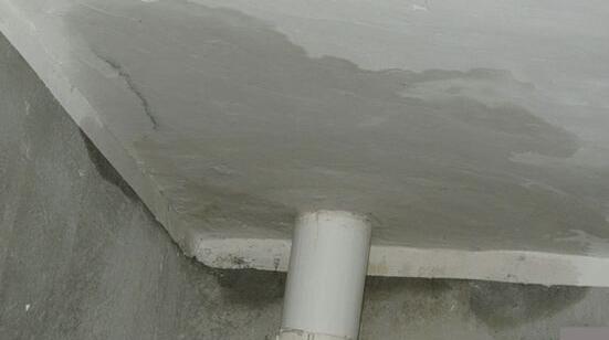 墻面滲水有什么辦法修復(fù)？屋頂防水施工的時(shí)候這些要留意