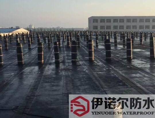 在實(shí)際施工過(guò)程中，要如何確保防水補(bǔ)漏的效果呢?